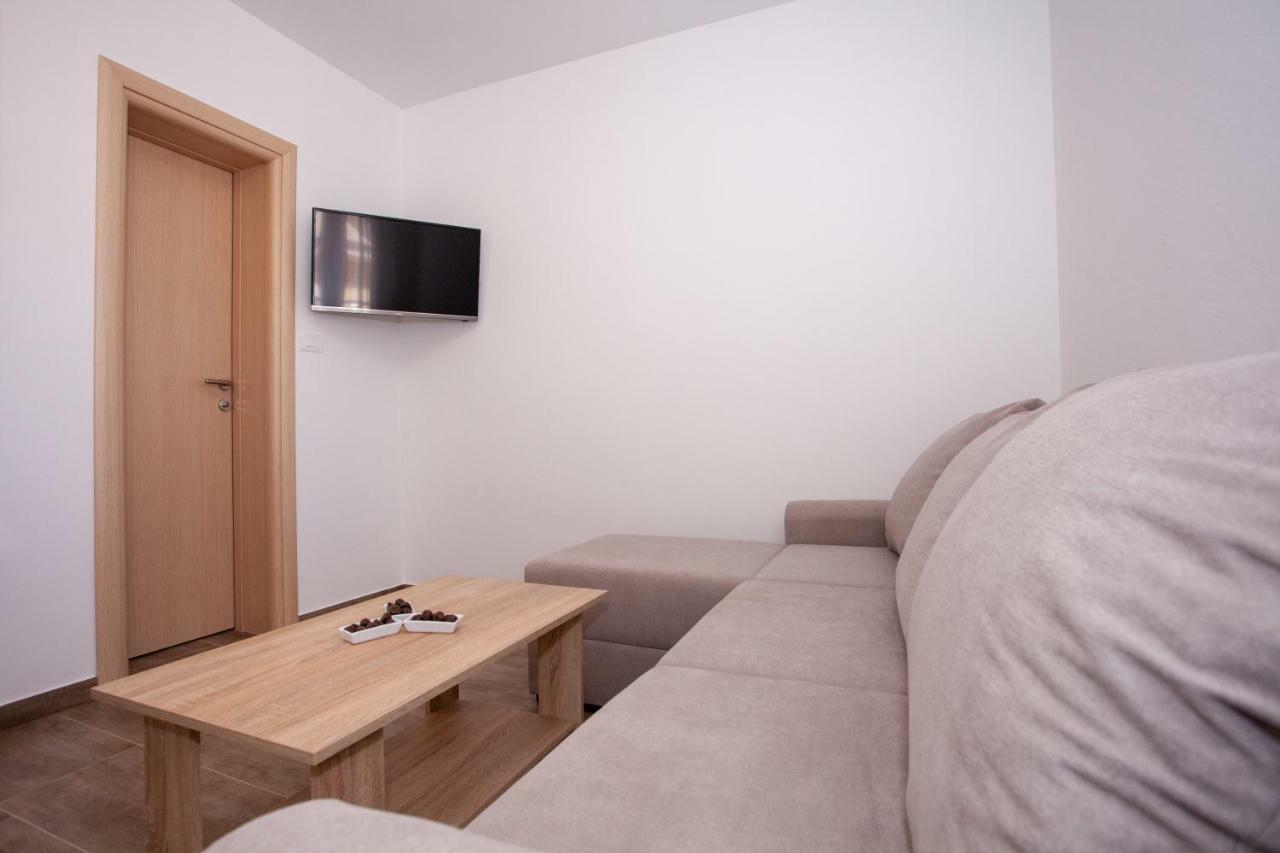 Apartments Mia 4&5 Baska Voda Exterior photo